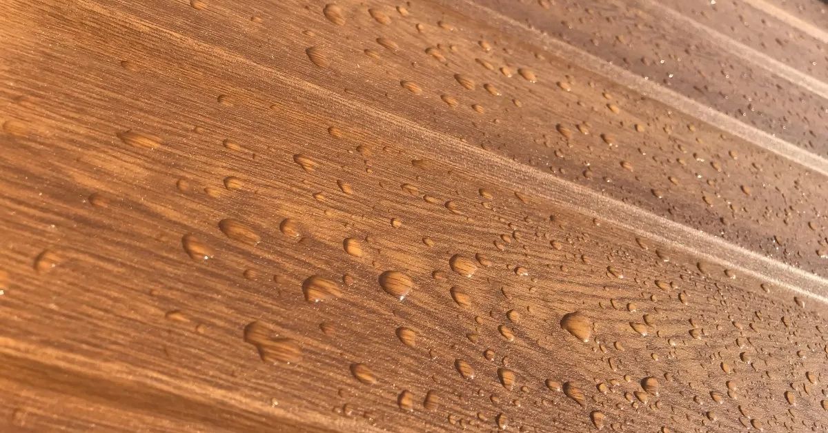 Gondozásmentes kerítés – mit jelent, miért éri meg?