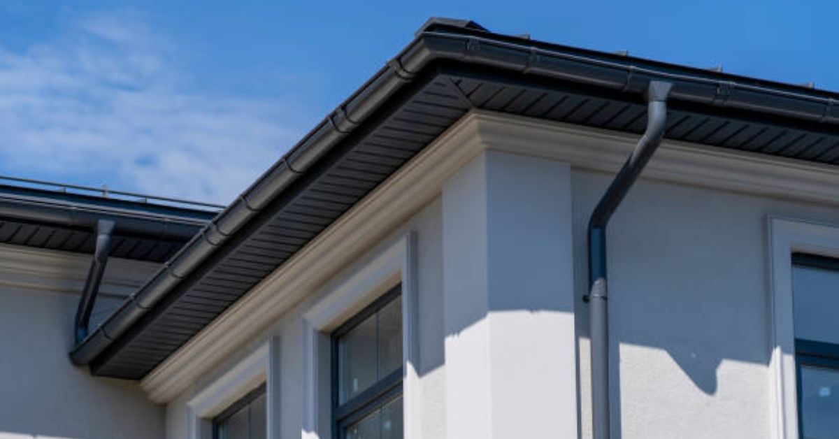 „Fagy után jön a baj?” 7 jel, hogy az ereszcsatorna sérült a téli hidegtől