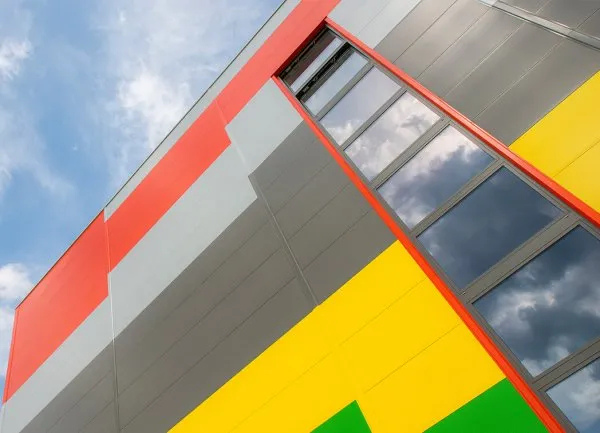 Gyors és energiatakarékos építkezés tavasszal-Miért válaszd a szendvicspanelt?