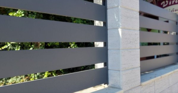 Tavaszi kerítésfelújítás, most érdemes belevágni